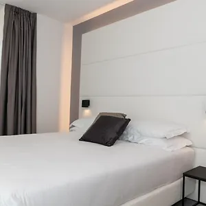 https://the-j-hotel-jesolo.hotelinveneto.com